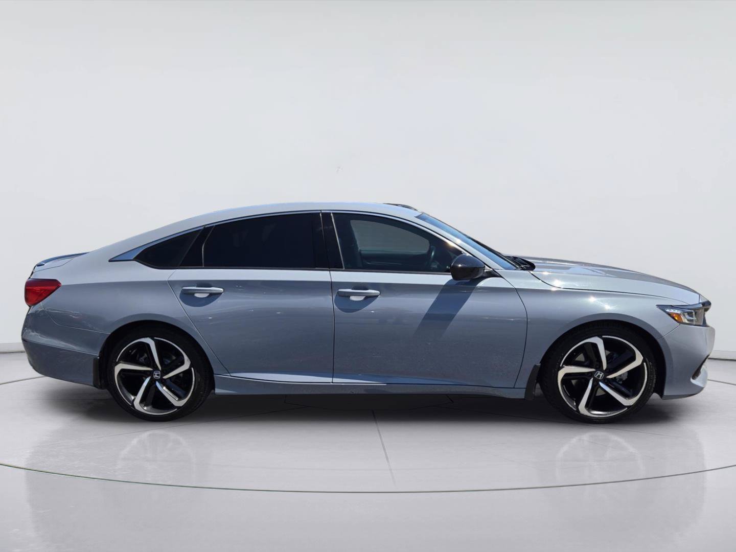 Used 2022 Honda Accord Sport image 4