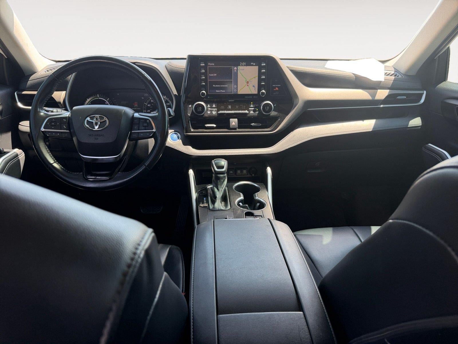 Used 2021 Toyota Highlander XLE AWD/4WD image 12
