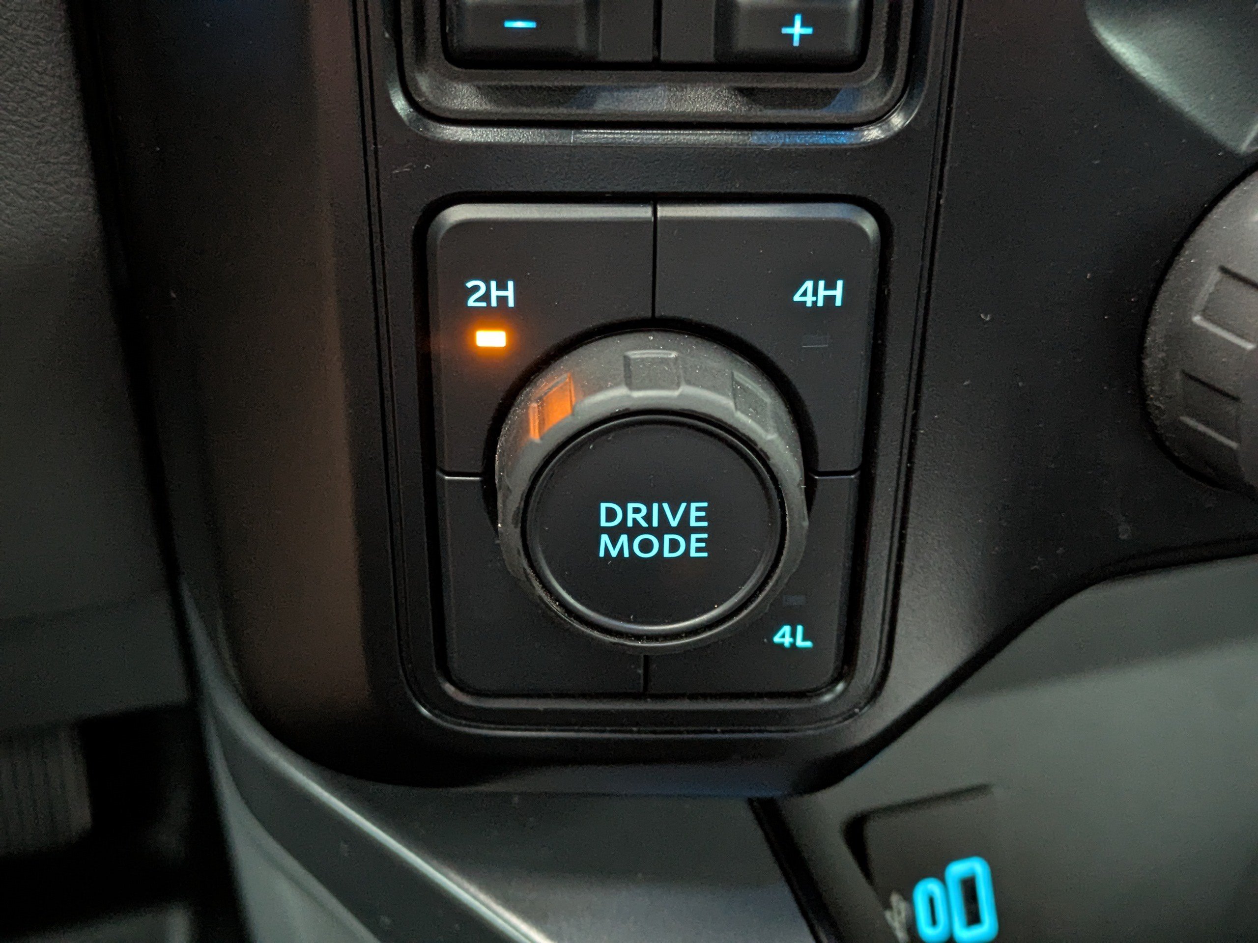 Certified 2025 Ford F250 XLT AWD/4WD image 22