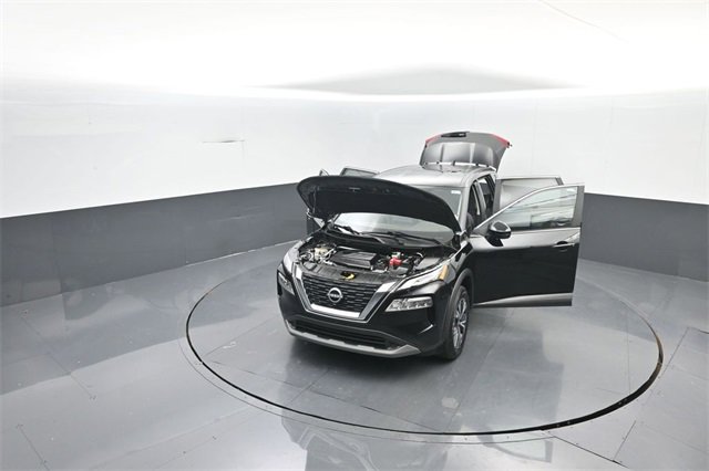 Used 2023 Nissan Rogue SV image 32