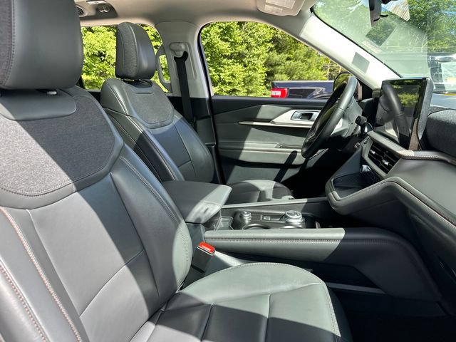 Certified 2025 Ford Explorer Active w/ Active Comfort Package AWD/4WD image 19