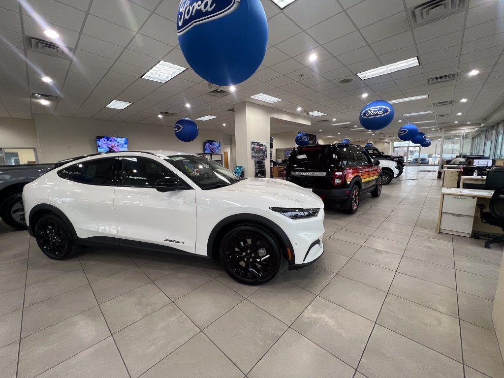 Certified 2024 Ford Bronco Sport Outer Banks w/ Tech Package AWD/4WD image 12