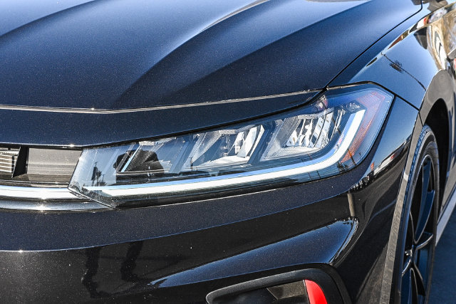 Used 2025 Volkswagen Jetta GLI Autobahn FWD image 4