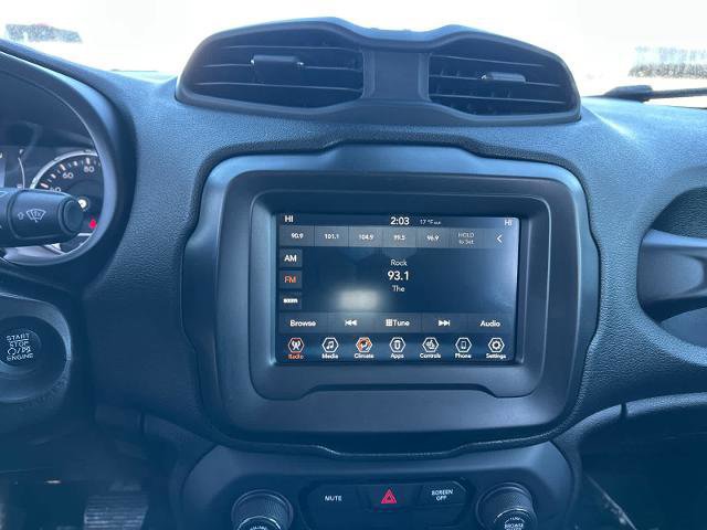 Used 2020 Jeep Renegade Latitude w/ Cold Weather Group image 21