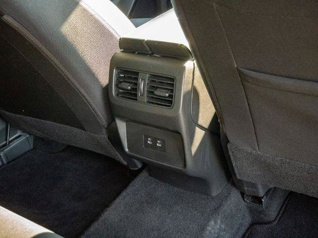 Used 2025 Nissan Rogue SV AWD/4WD image 21