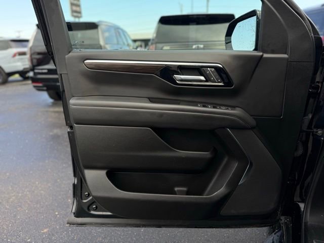 Used 2025 Chevrolet Tahoe LT image 14