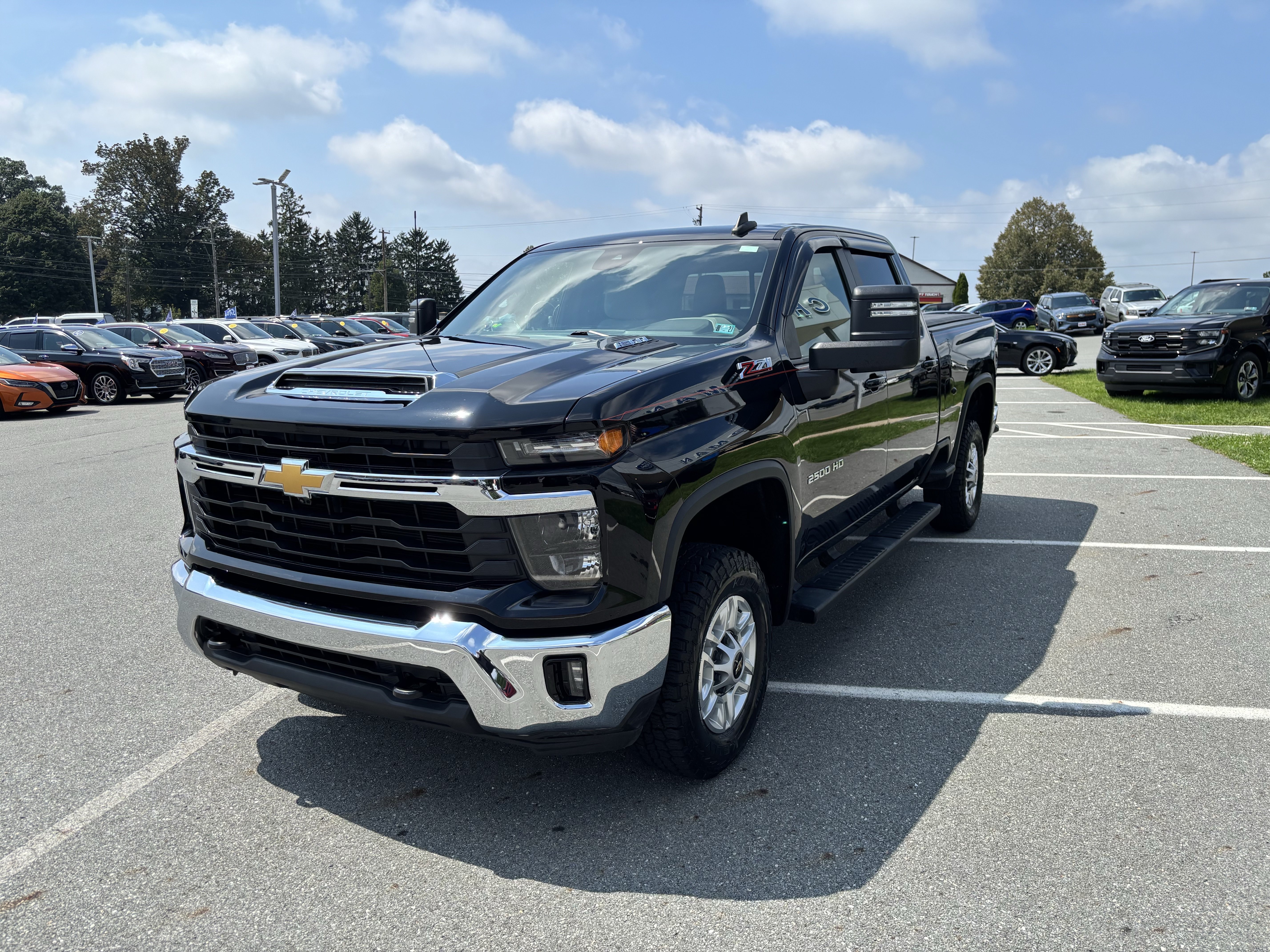Used 2024 Chevrolet Silverado 2500 LT w/ All Star Edition AWD/4WD image 3