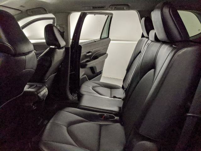 Used 2024 Toyota Grand Highlander AWD image 18