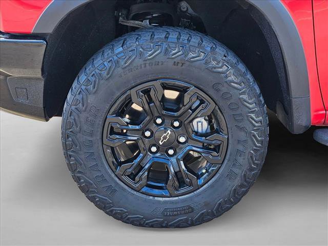 Used 2023 Chevrolet Silverado 1500 ZR2 w/ Technology Package AWD/4WD image 26