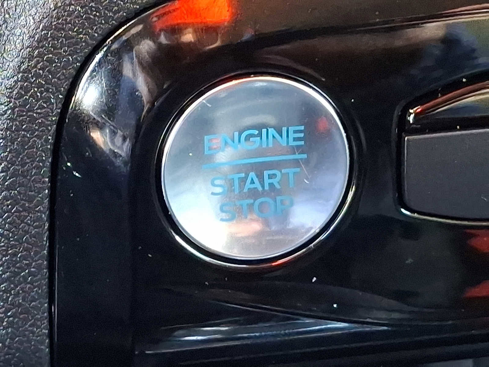 Certified 2024 Ford Escape Platinum w/ Premium Technology Package image 24