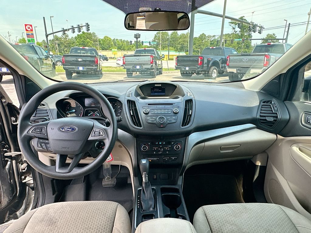 Certified 2017 Ford Escape SE FWD image 3