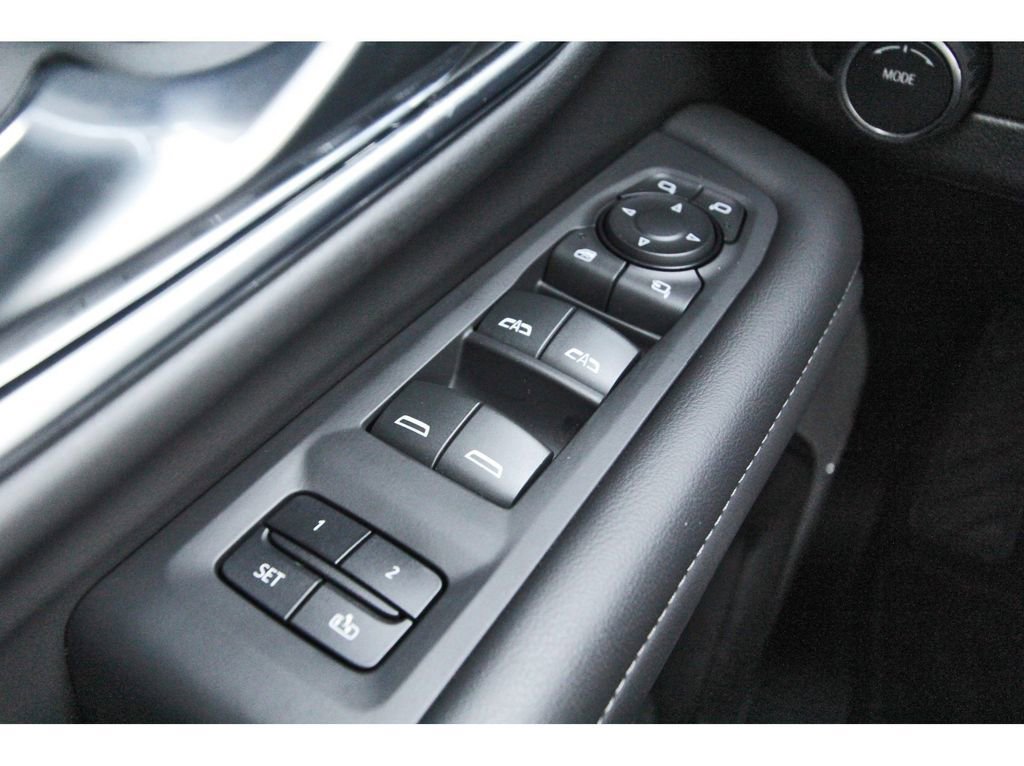 Used 2023 Chevrolet Tahoe LT w/ Luxury Package image 22