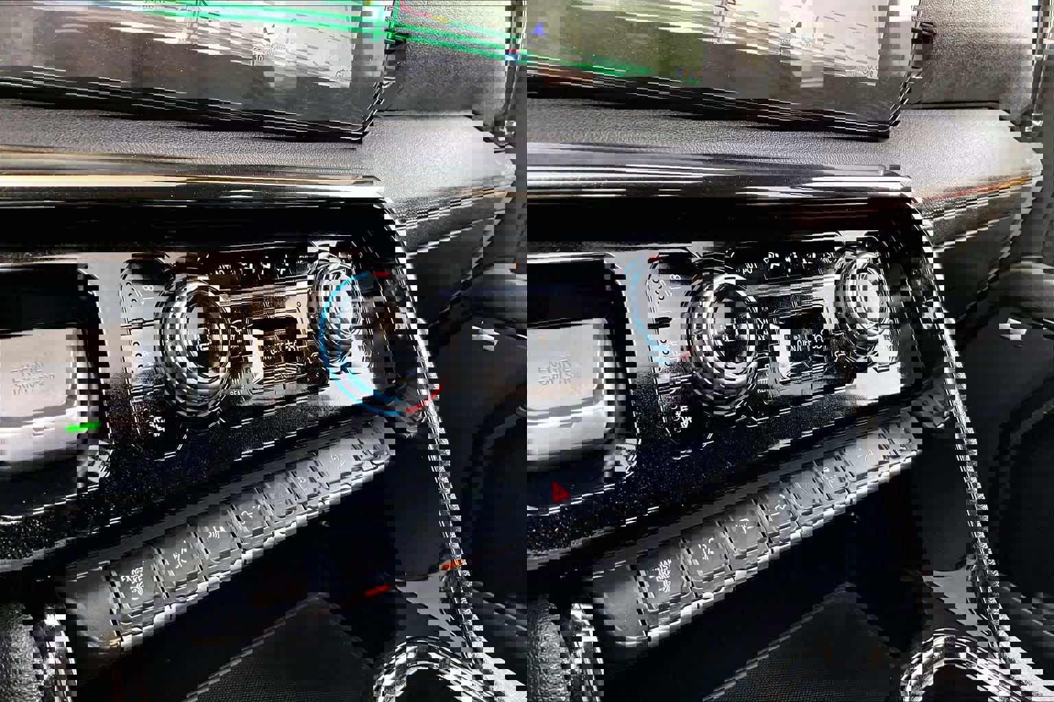 Used 2025 GMC Sierra 2500 AT4 w/ AT4 Premium Plus Package image 35