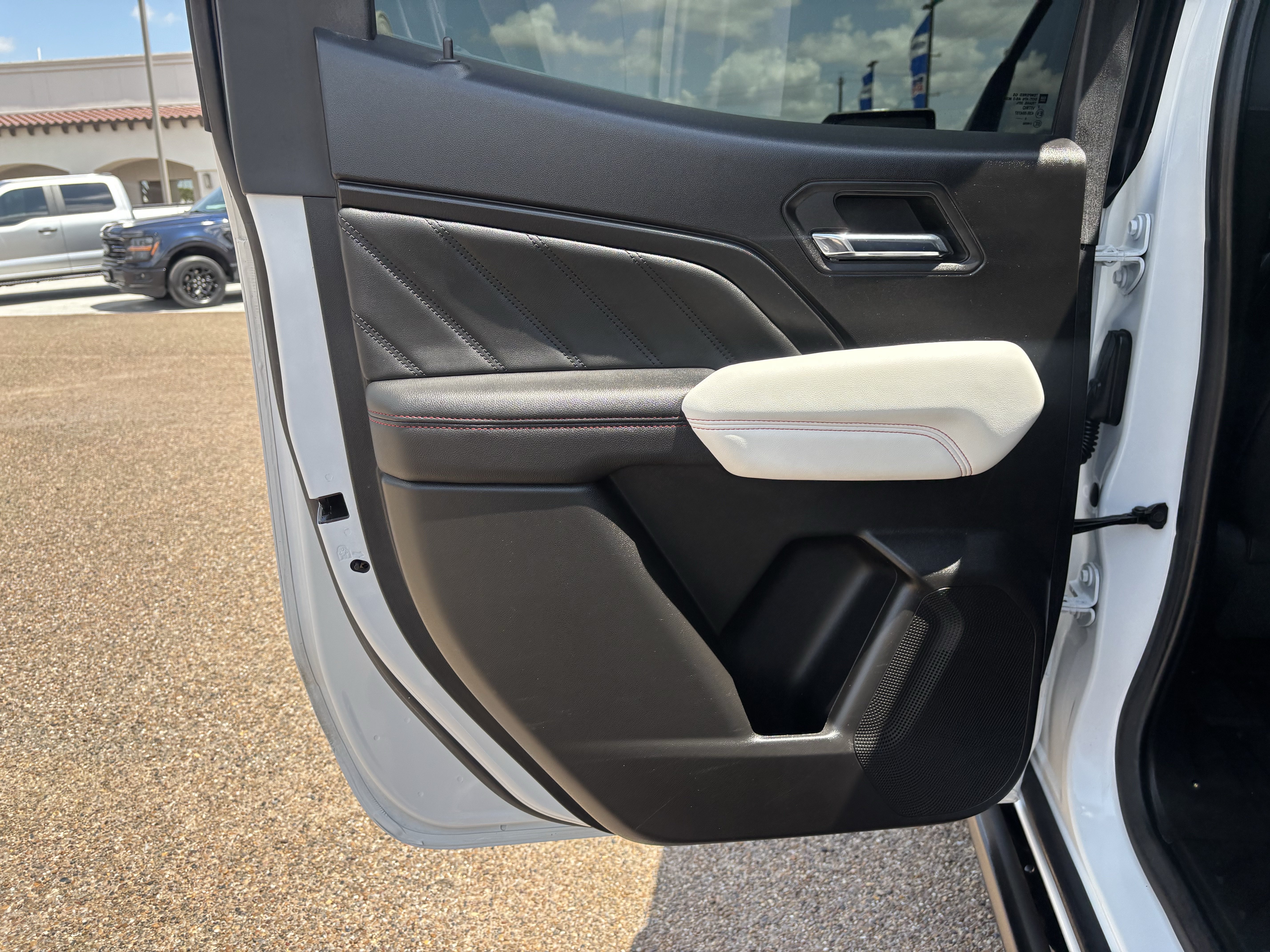 Used 2023 GMC Canyon AT4X AWD/4WD image 14