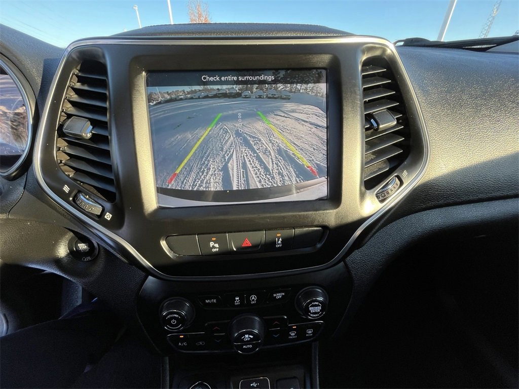 Used 2021 Jeep Cherokee Latitude Lux w/ Comfort/Convenience Group image 13