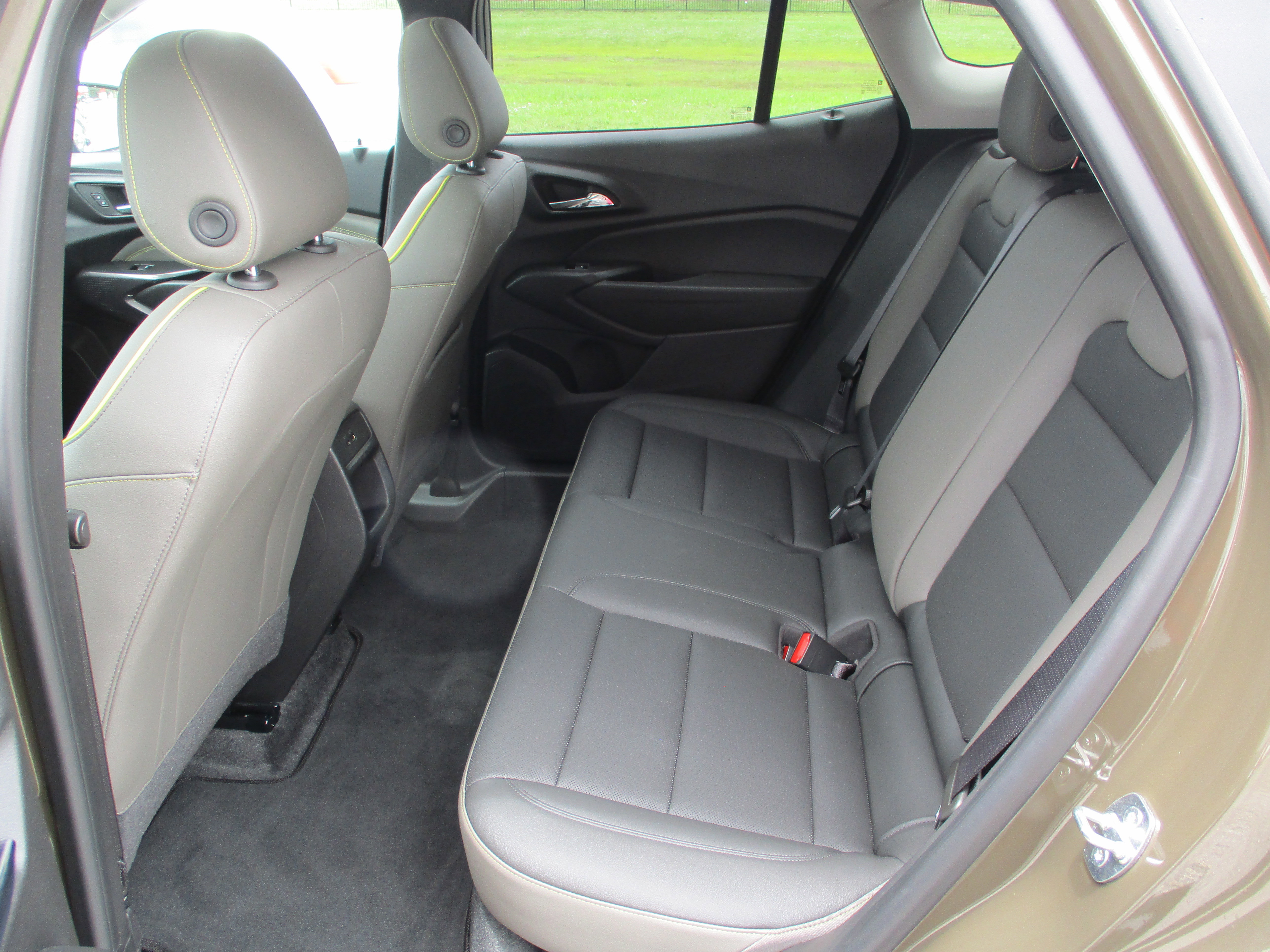 Used 2024 Chevrolet Trax ACTIV w/ Sunroof Package image 18