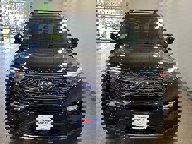 Certified 2022 Ford Explorer XLT w/ Equipment Group 202A image 3