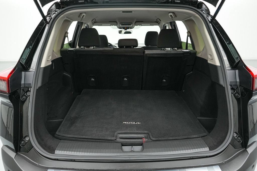 Used 2023 Nissan Rogue SV AWD/4WD image 19