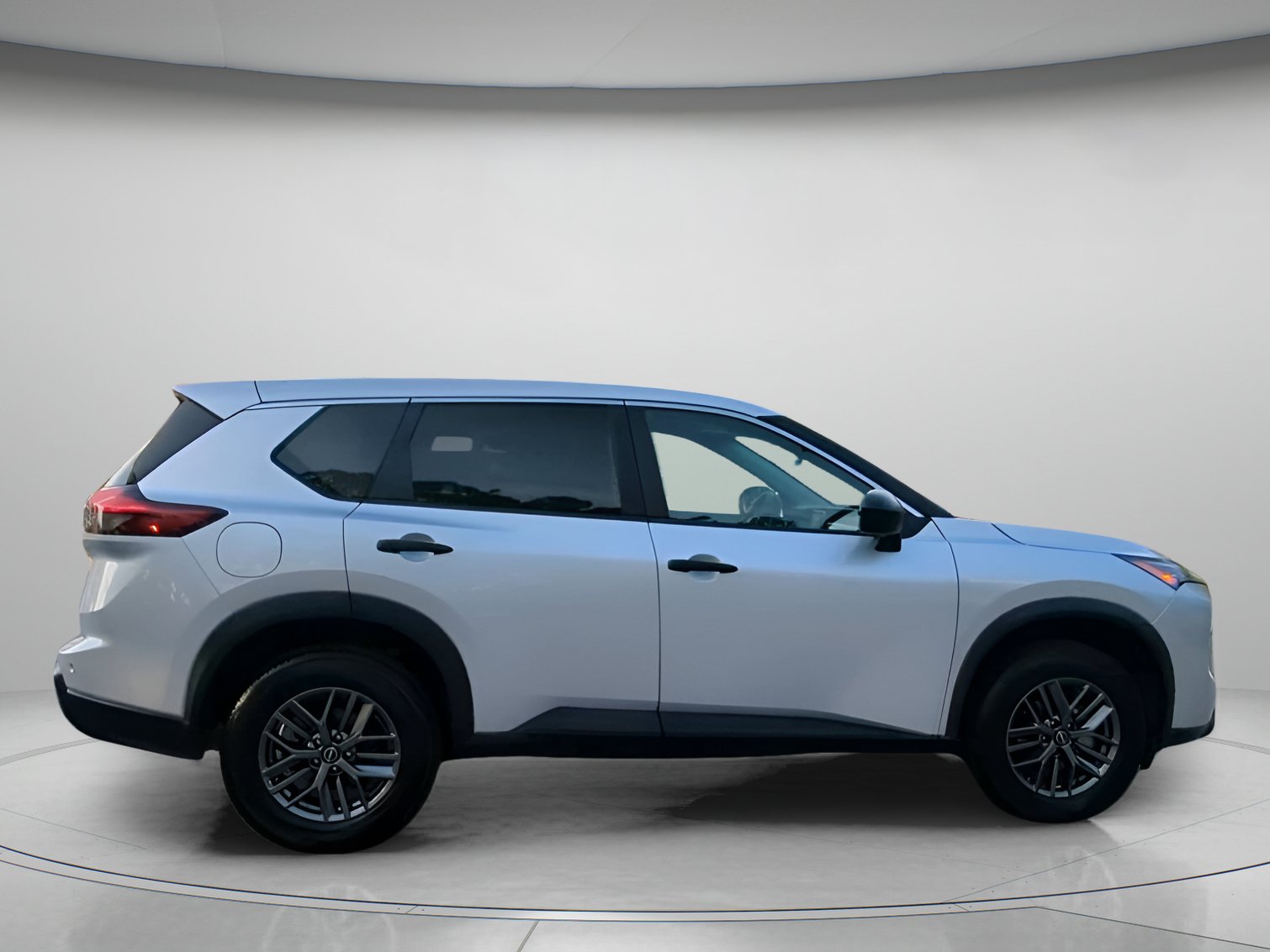 Used 2024 Nissan Rogue S FWD image 31