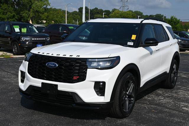 Certified 2025 Ford Explorer ST AWD/4WD image 5