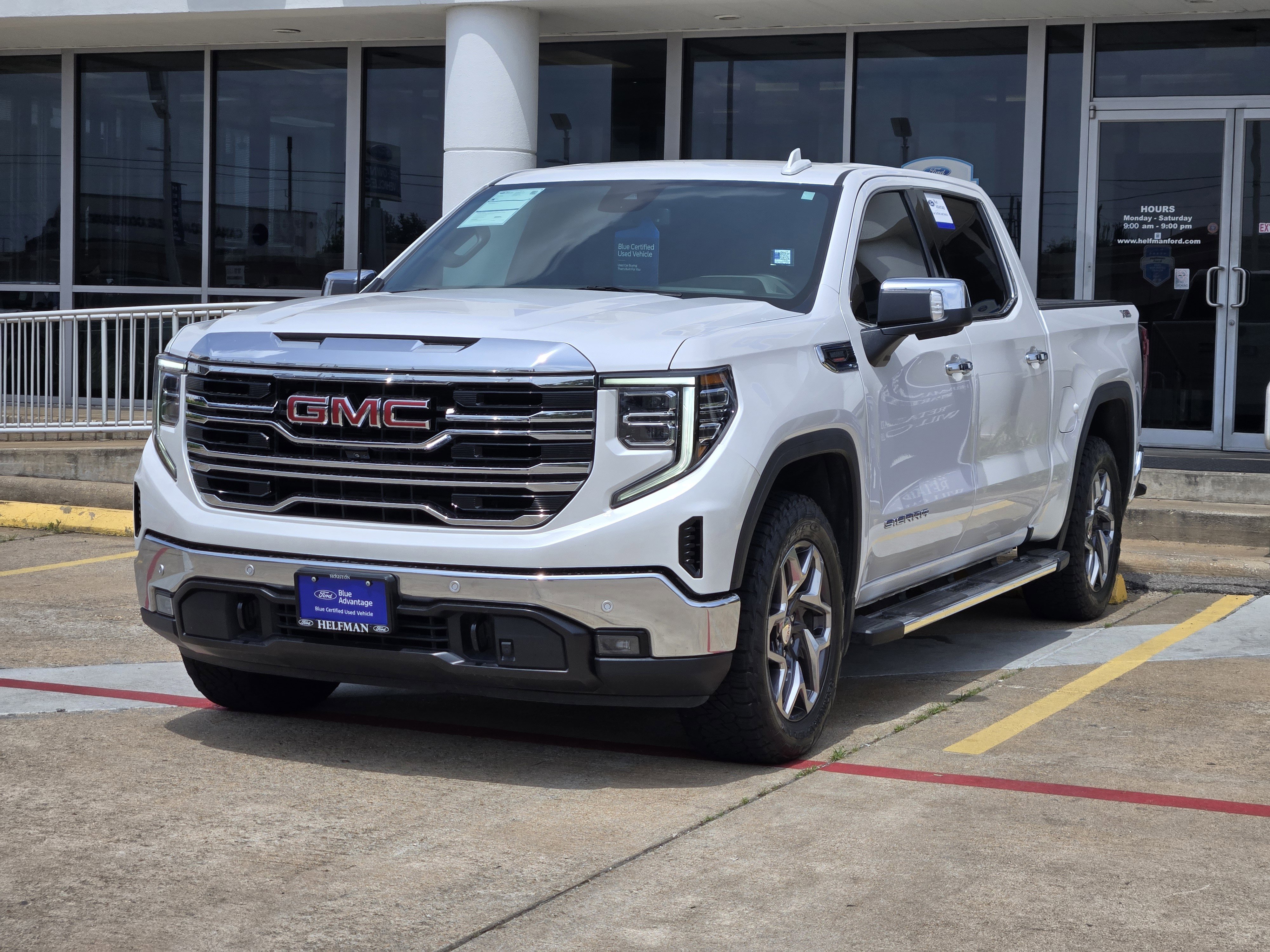 Used 2024 GMC Sierra 1500 SLT w/ SLT Premium Plus Package AWD/4WD image 2