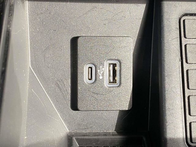 Certified 2023 Ford F150 Platinum w/ Equipment Group 701A High image 33