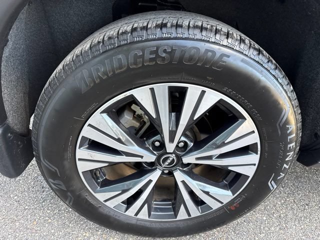 Used 2023 Nissan Rogue SV AWD/4WD image 12