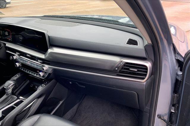 Used 2025 Kia Telluride S AWD/4WD image 16