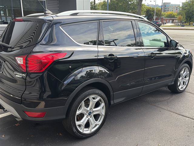 Certified 2019 Ford Escape Titanium AWD/4WD image 21