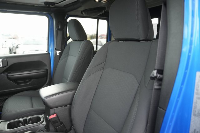 Used 2021 Jeep Gladiator Willys image 10