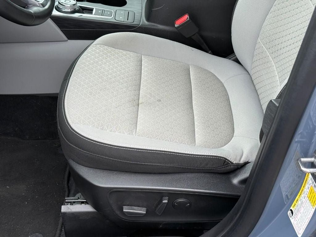 Certified 2023 Ford Escape Active AWD/4WD image 17