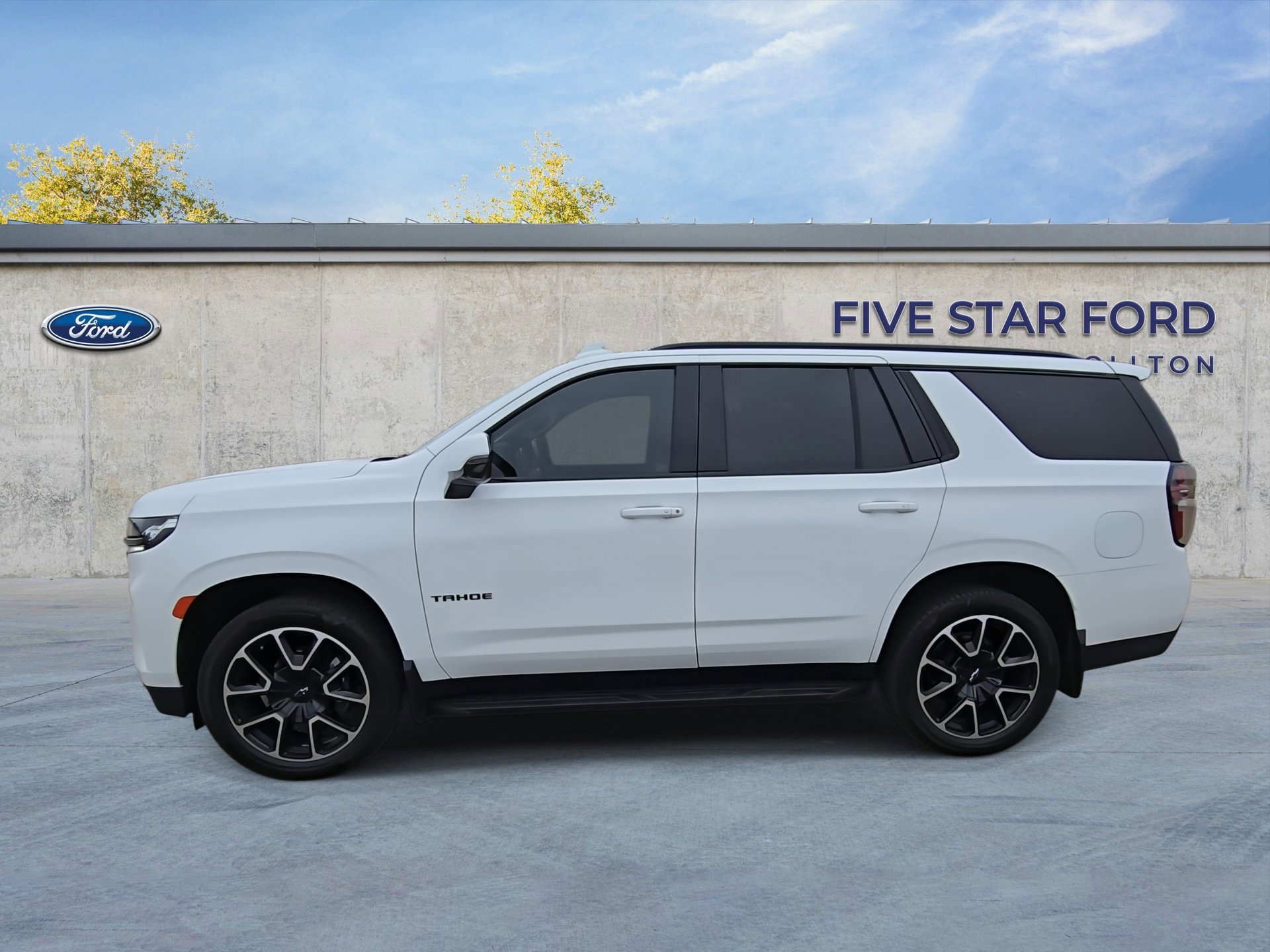 Used 2022 Chevrolet Tahoe RST w/ Luxury Package image 2