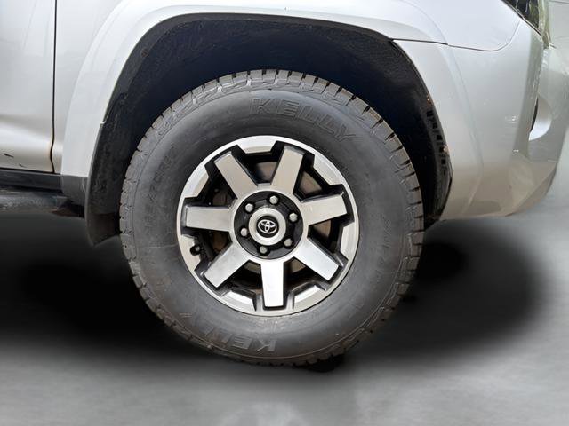 Used 2018 Toyota 4Runner TRD Off-Road Premium AWD/4WD image 22