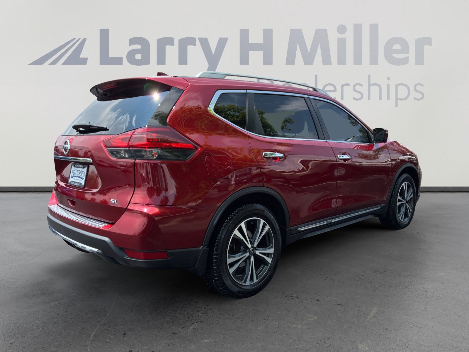 Used 2018 Nissan Rogue SL w/ Premium Package FWD image 5