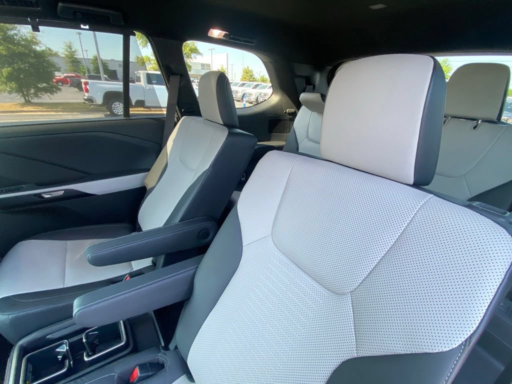 Used 2025 Lexus TX 500h AWD w/ Technology Package image 24