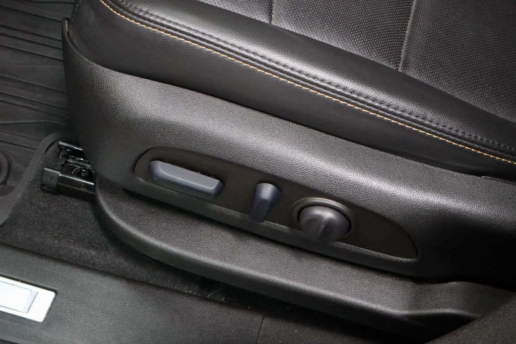 Used 2022 Chevrolet Equinox Premier AWD/4WD image 25