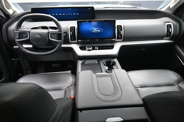Certified 2025 Ford Expedition Active AWD/4WD image 21