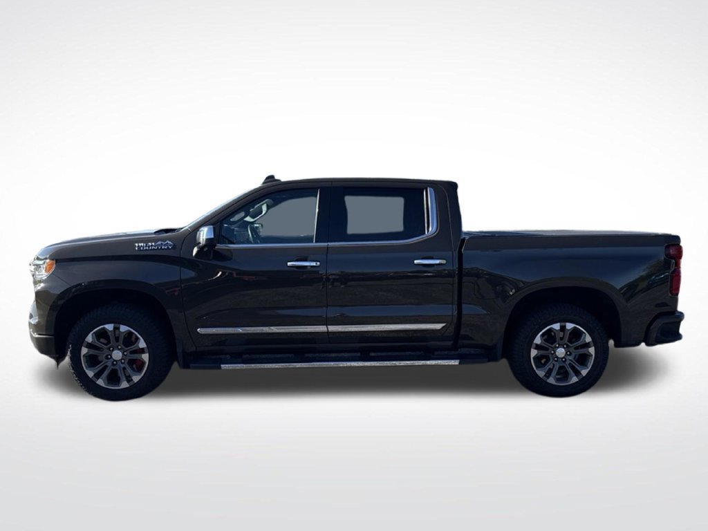 Used 2023 Chevrolet Silverado 1500 High Country w/ Technology Package AWD/4WD image 3
