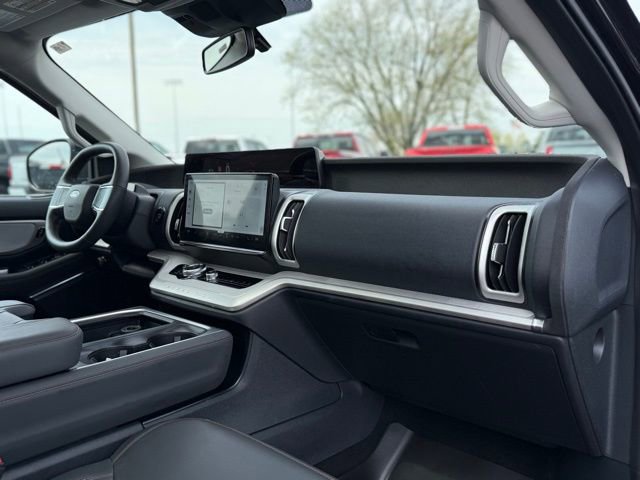 Certified 2025 Ford Expedition Active AWD/4WD image 17