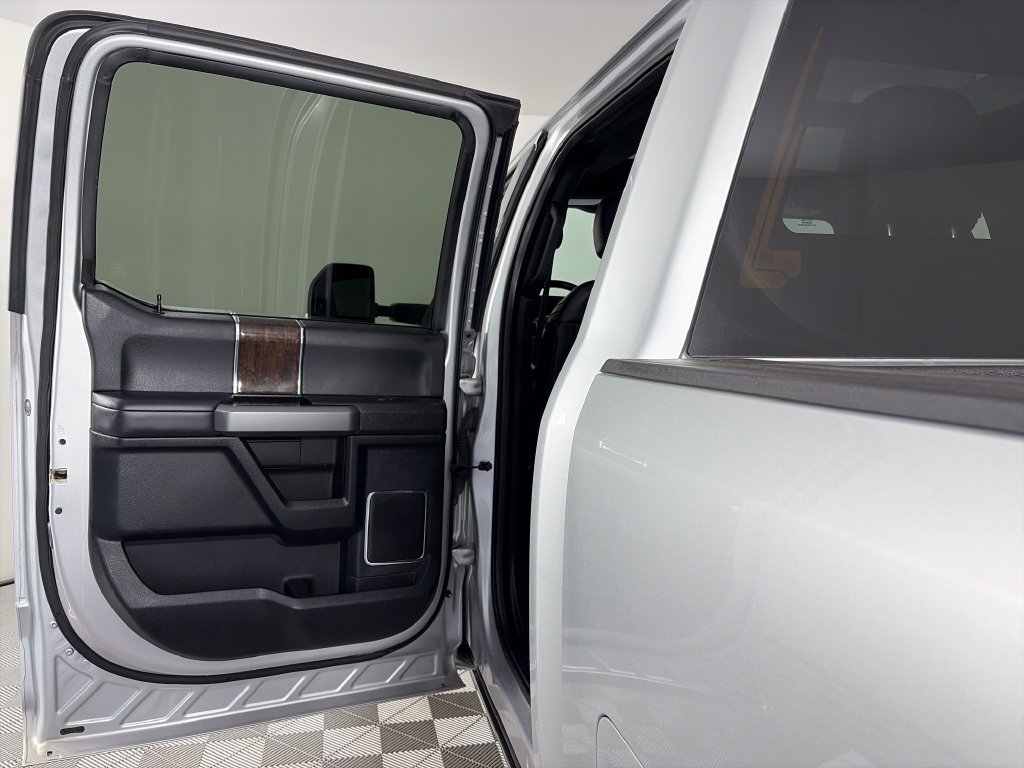 Certified 2017 Ford F250 Platinum w/ Platinum Ultimate Package AWD/4WD image 12