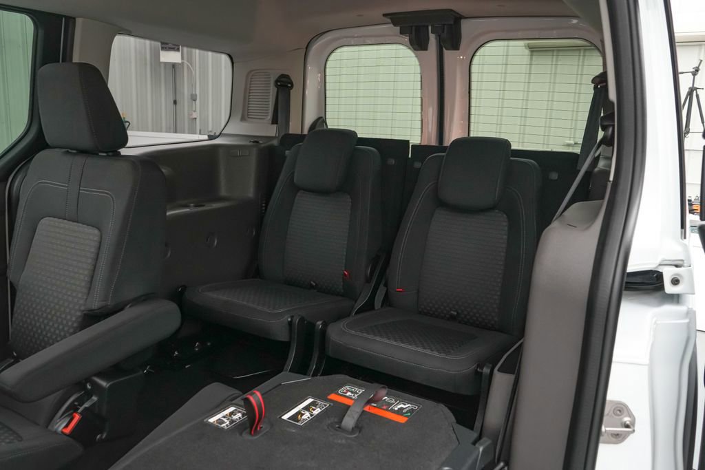 Certified 2022 Ford Transit Connect XLT image 20