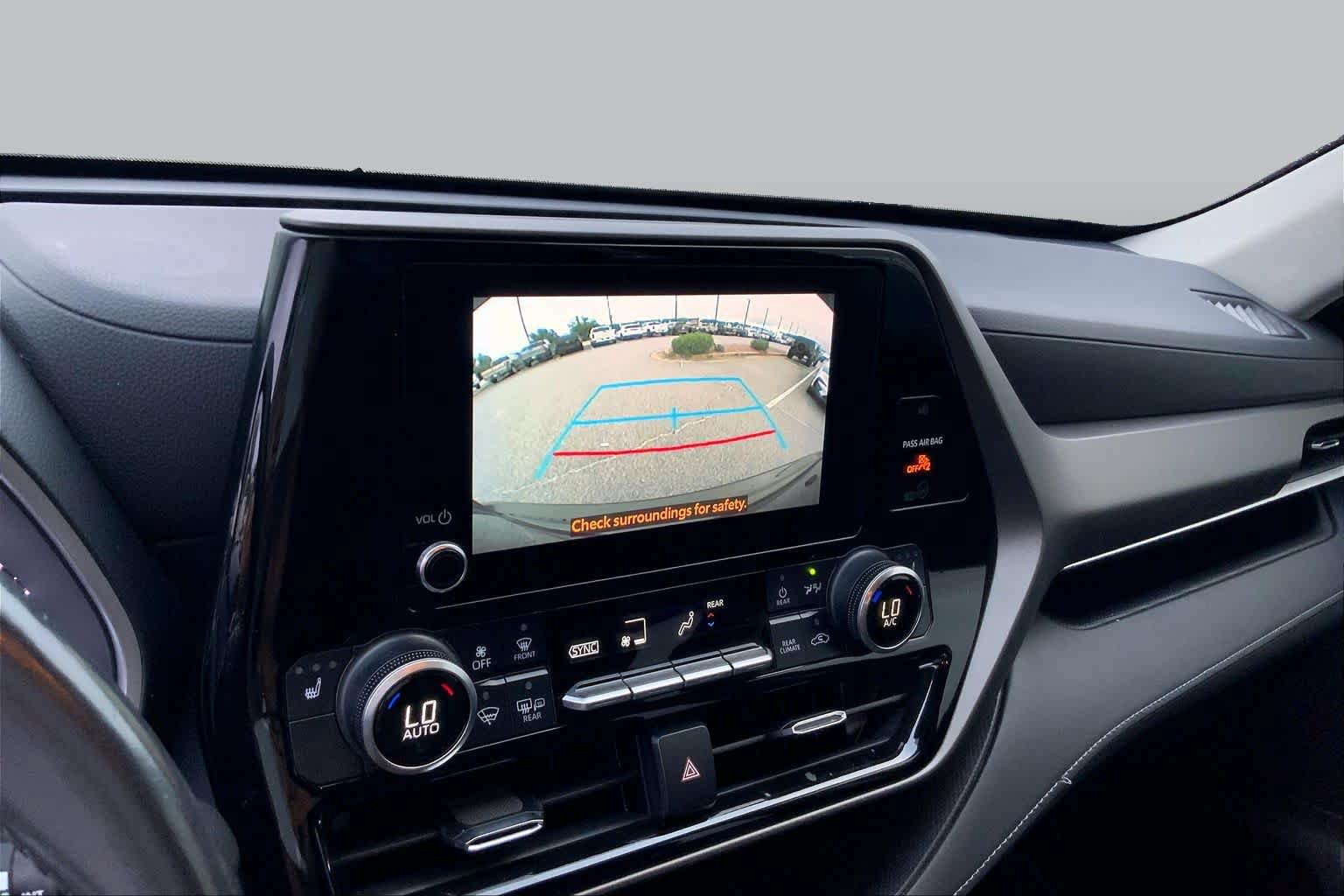 Used 2023 Toyota Highlander XLE FWD image 26