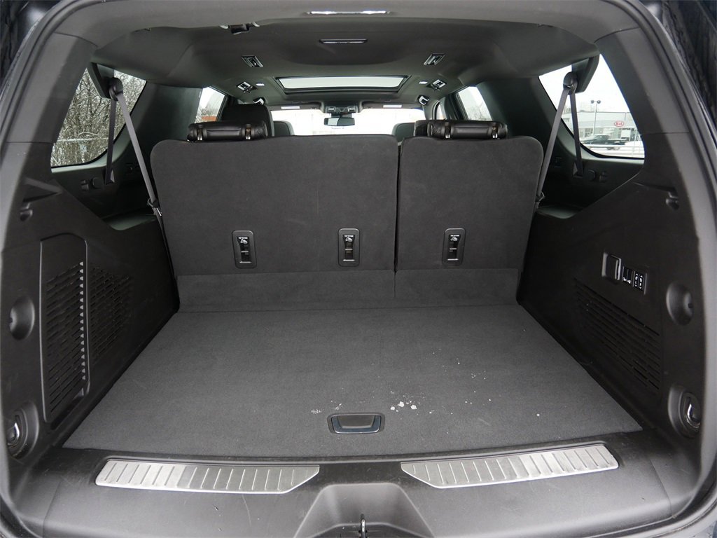 Used 2023 GMC Yukon XL Denali image 10