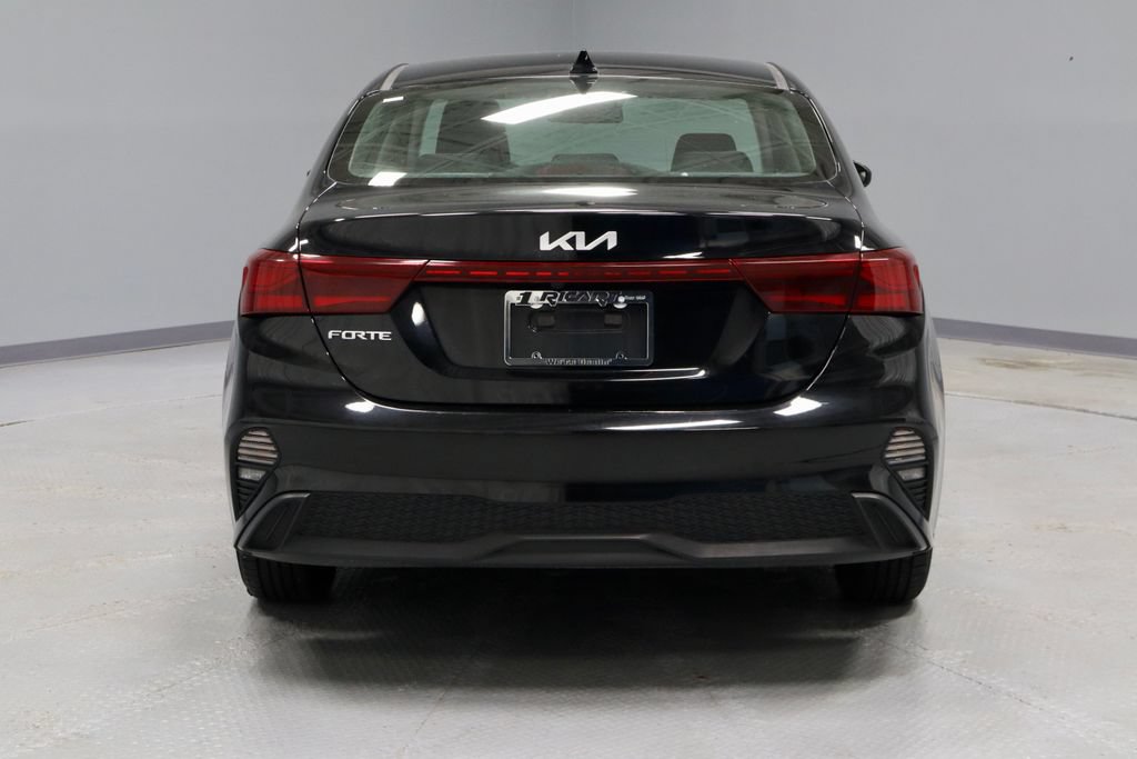 Used 2024 Kia Forte LXS FWD image 9