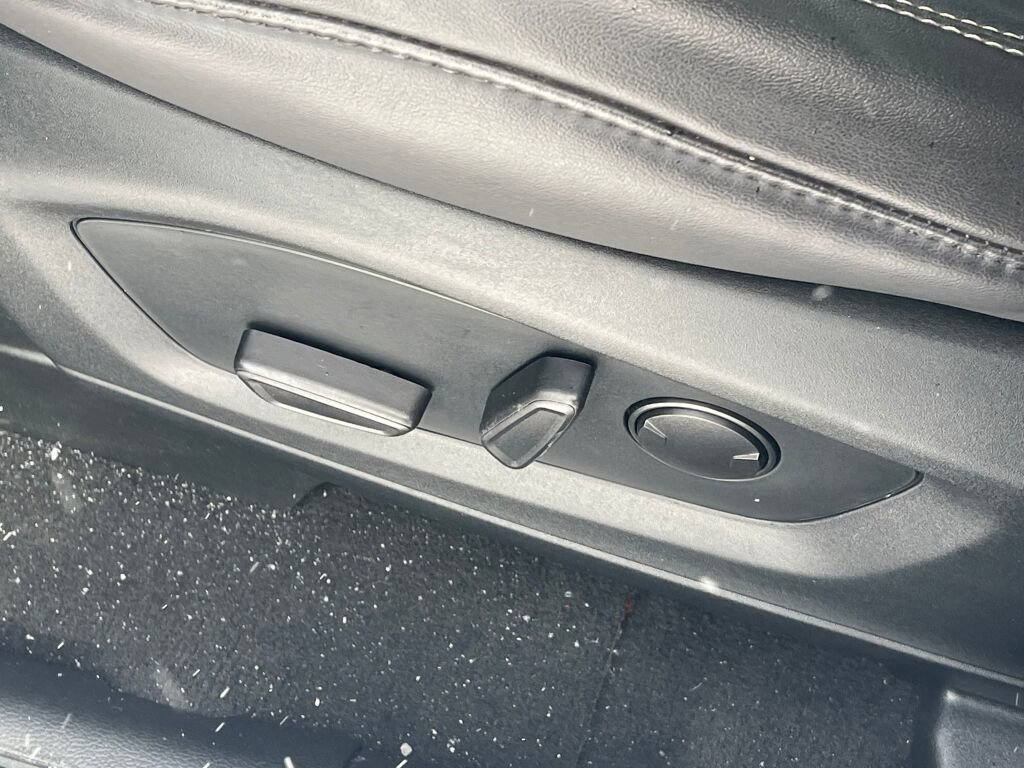 Certified 2022 Ford Explorer XLT w/ Equipment Group 202A image 14