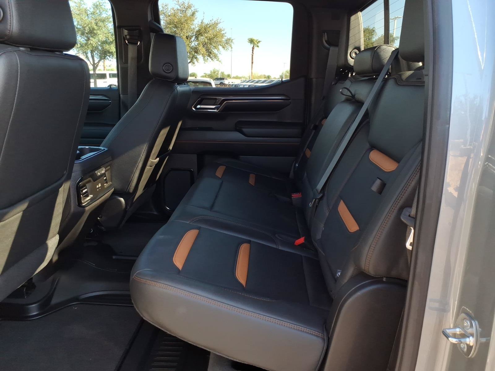 Used 2024 GMC Sierra 1500 AT4 w/ Technology Package AWD/4WD image 17