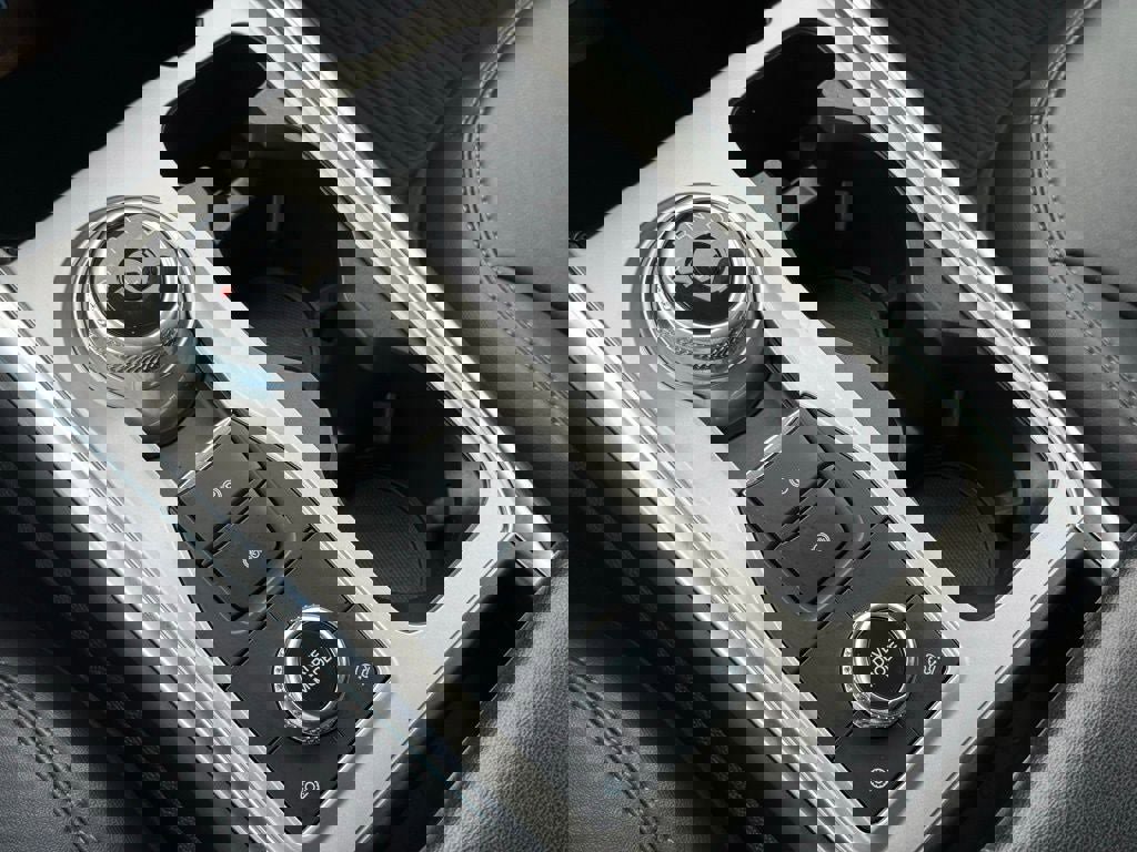 Certified 2022 Ford Explorer XLT w/ Equipment Group 202A image 36