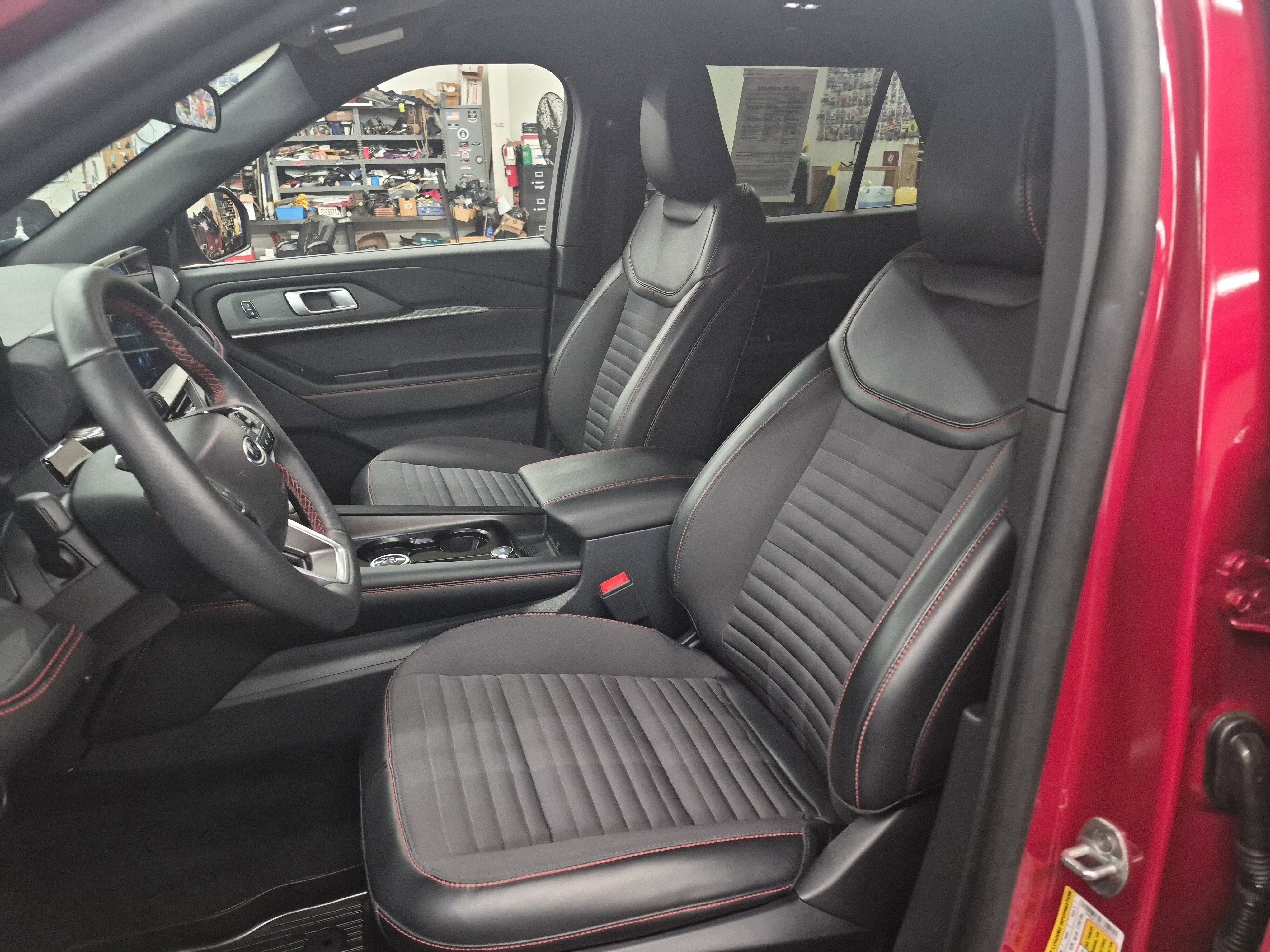 Certified 2025 Ford Explorer ST-Line image 11