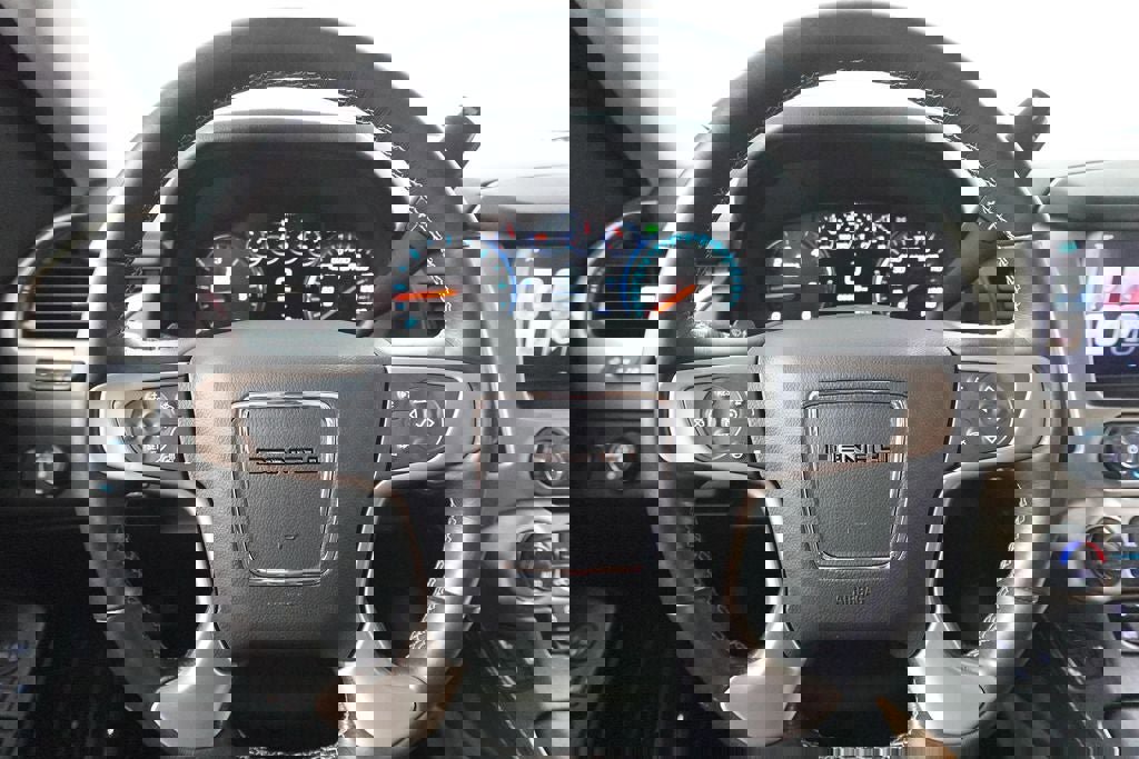 Used 2020 GMC Yukon Denali w/ Denali Ultimate Black Edition image 15