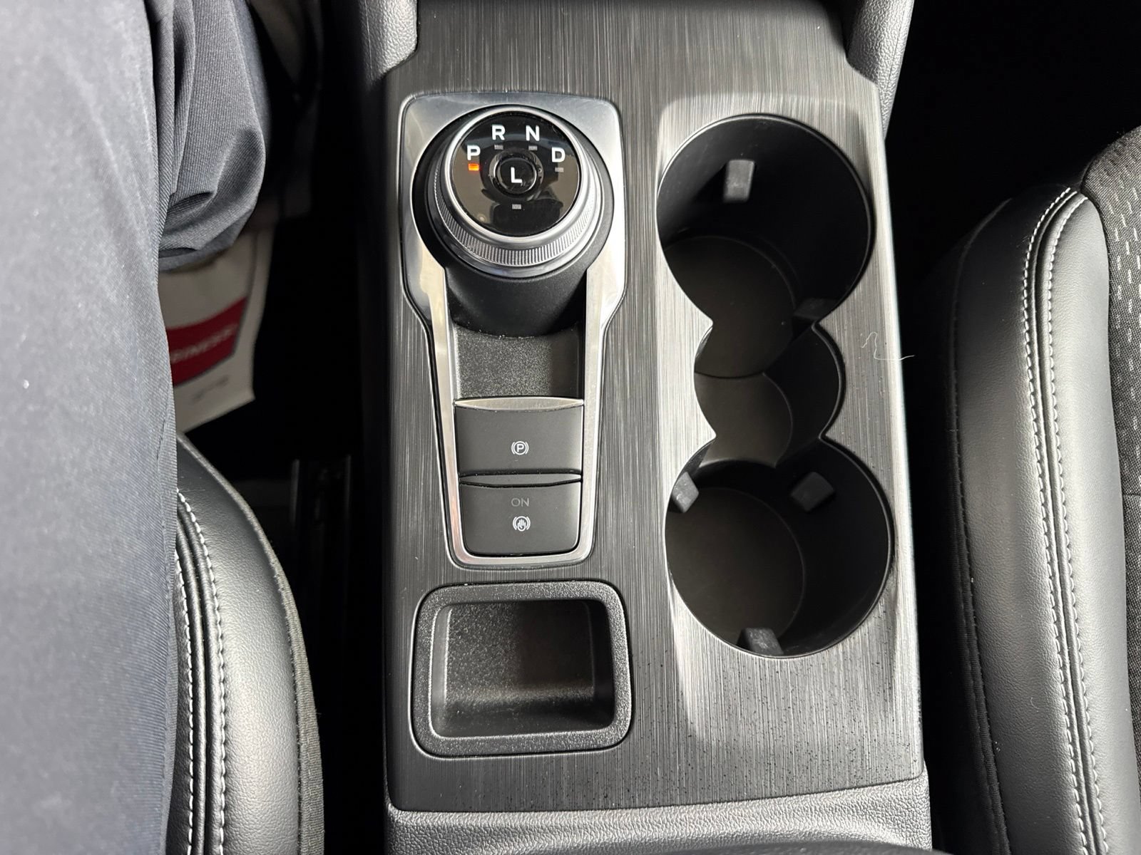 Certified 2025 Ford Escape SE FWD image 34
